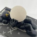 Kaws (1974) - Holiday Shanghai (black) - glow in dark, Antiek en Kunst, Kunst | Schilderijen | Modern