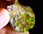 MUSEUMKWALITEIT - Grof Kristal Welo-opaal Rots van Moed -, Verzamelen, Mineralen en Fossielen