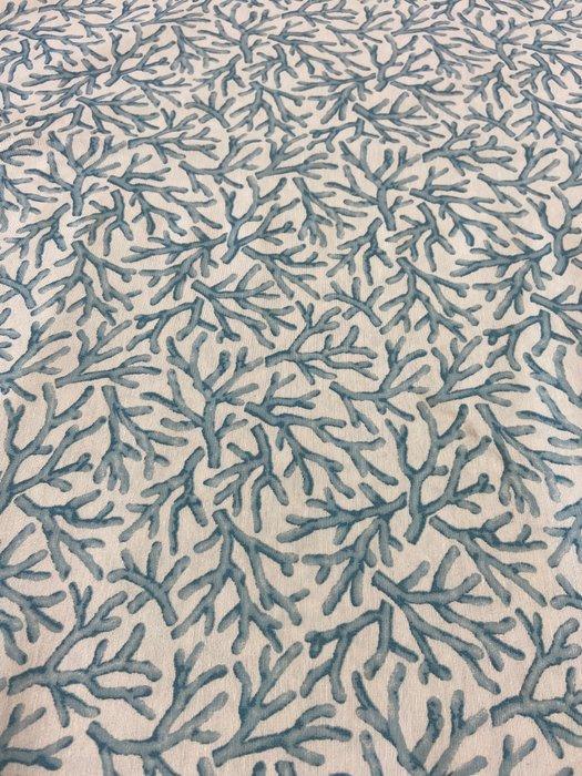 Elegant en delicaat textiel met een motief van lichtblauwe, Antiek en Kunst, Antiek | Kleden en Textiel