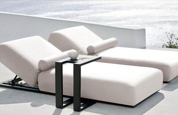 Flow. Ligbed Sentosa graumel chalk met zwart frame | beschikbaar voor biedingen