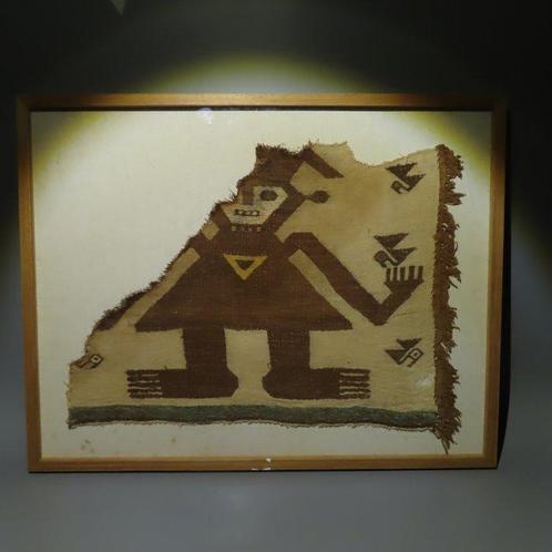 Chimu, Peru Weefsel Textiele wol met figuur en lijst., Verzamelen, Mineralen en Fossielen