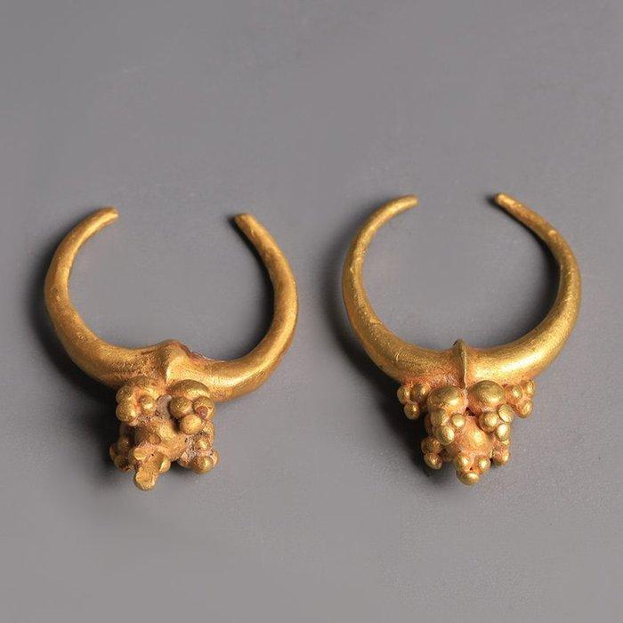 West-Aziatisch Goud Oorbellen met korrels, Antiek en Kunst, Antiek | Overige Antiek