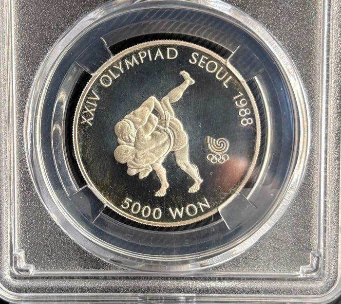 Zuid-Korea. 5000 Won 1988 Summer Olympics in Seoul (Zonder, Postzegels en Munten, Munten | Europa | Niet-Euromunten