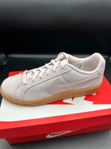 Nike schoenen (maat39) beschikbaar voor biedingen