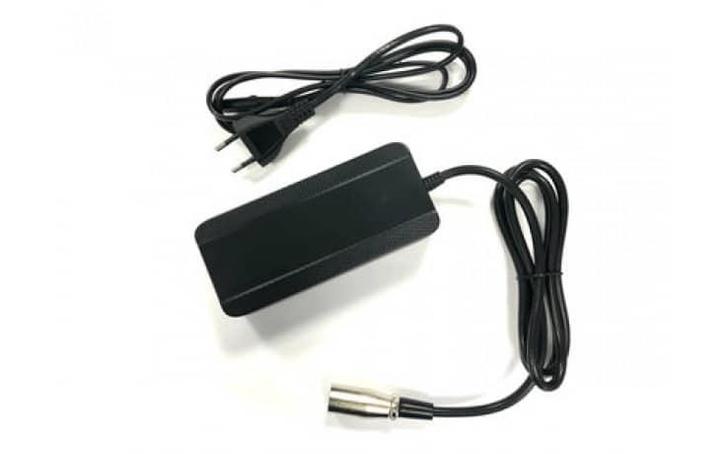 Acculader XLR 3-pins Neutrik 36 Volt / 2 Ah, Fietsen en Brommers, Fietsonderdelen, Nieuw, Verzenden