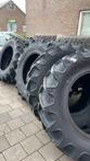 Oldtimer banden en velgen voor trekkers