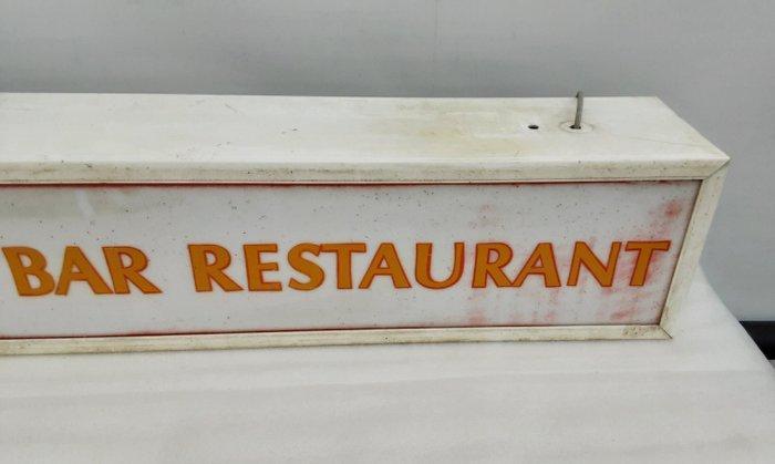 Reclamebord - kunststof, Antiek en Kunst, Curiosa en Brocante