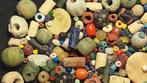 Oud Egyptisch naar Romeins Glas meer dan 100 antieke kralen, Verzamelen