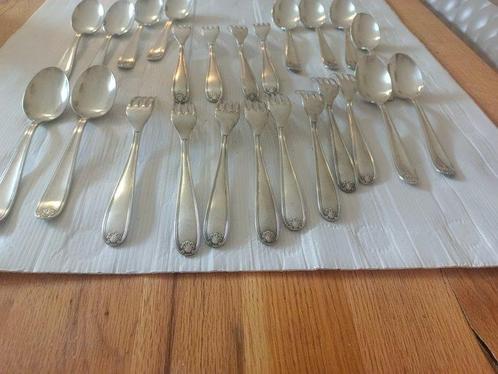 Christofle - Bestekset voor 12 personen (24) - Coquille, Antiek en Kunst, Antiek | Meubels | Tafels