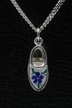 Zilveren Klompschoen ketting hanger - blauwe bloem, Verzenden, Nieuw