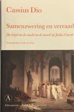Samenzwering en verraad / Baskerville serie 9789025308810, Boeken, Verzenden, Gelezen, C. Dio