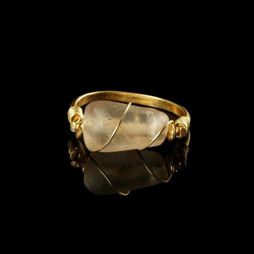 Oud-Romeins, Keizerrijk Ring met Romeinse rozenkranskristal, Antiek en Kunst, Antiek | Overige Antiek