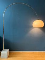 Vintage Guzzini Space Age Arc Floor Lamp with White Mushroom, Huis en Inrichting, Lampen | Vloerlampen, Ophalen of Verzenden, Nieuw