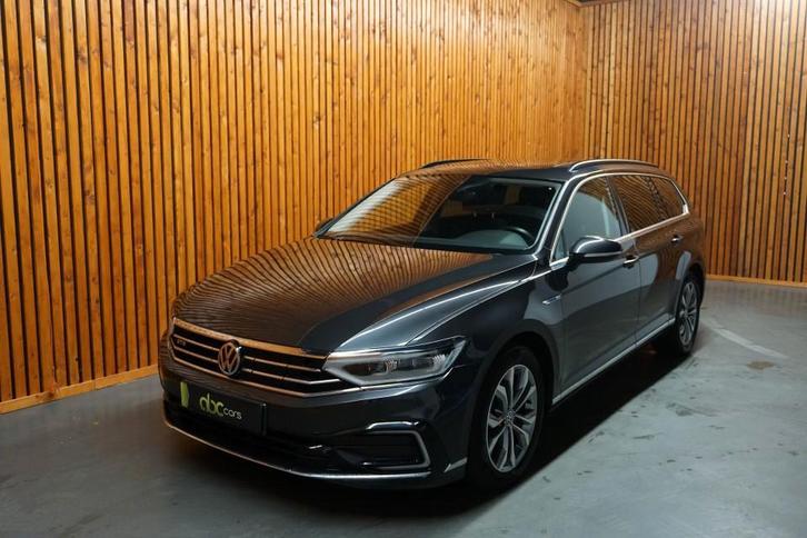 NR 063 Volkswagen Passat VARIANT 1.4 TSI GTE AUTOMAAT/ PANO, Auto's, Volkswagen, Dealer onderhouden, Onderhoudsboekje, Automaat