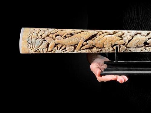 GEEN MINIMUMVERKOOPPRIJS - Grote gesneden zwaardvisrostrum -, Antiek en Kunst, Kunst | Designobjecten
