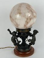 Tafellamp met beeldje - Brons, Glas, Hout - Een lamp met, Antiek en Kunst