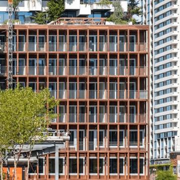 Studio met open keuken en parkeerabonnement beschikbaar voor biedingen