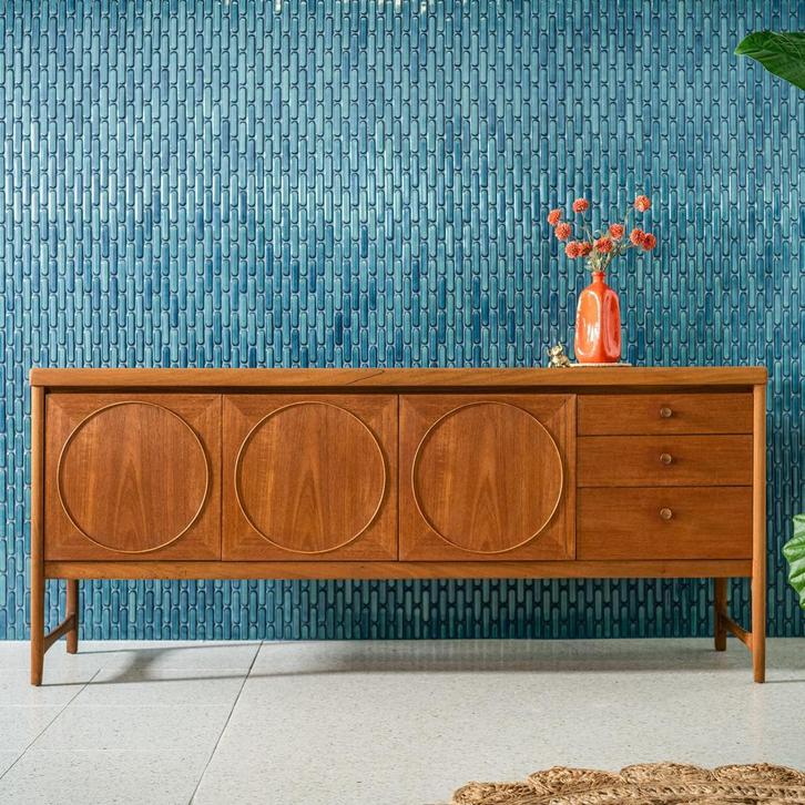 Vintage dressoirs, volledig gerestaureerd, Huis en Inrichting, Kasten | Dressoirs, Zo goed als nieuw, Met lade(s), Met deur(en)