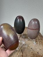 Drie Shiva lingam stenen - op kunststof standaard - Steen -, Antiek en Kunst