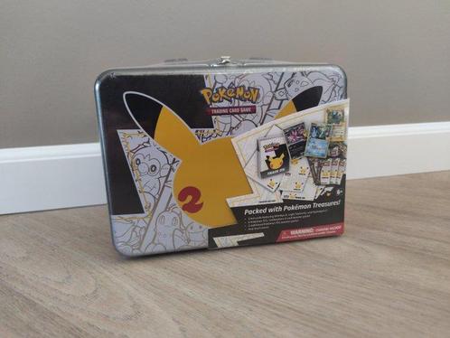 The Pokémon Company Box - Pokémon - Pikachu - Celebrations, Hobby en Vrije tijd, Verzamelkaartspellen | Pokémon
