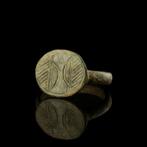 Middeleeuwen, kruisvaardersperiode Ring met palmbladontwerp, Antiek en Kunst