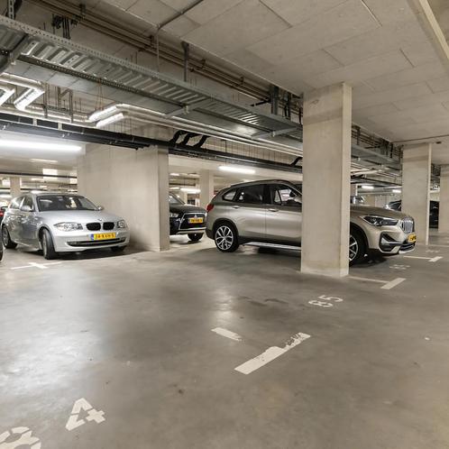 Beveiligde parkeerplaats in Amsterdam gevonden in Amsterdam, Huizen en Kamers, Garages en Parkeerplaatsen