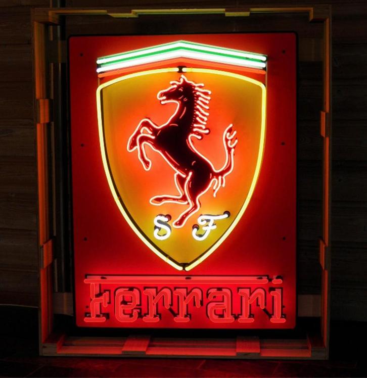 Ferrari Neon Verlichting - Met Achterplaat - 80 x 105 cm, Verzamelen, Automerken, Motoren en Formule 1, Ophalen