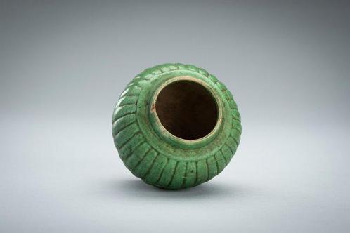 Vaas - Aardewerk - China - Ming Dynastie (1368-1644) -, Antiek en Kunst, Antiek | Overige Antiek