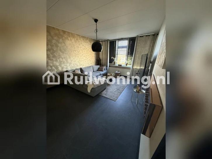 Woningruil (Alkmaar), Huizen en Kamers, Woningruil