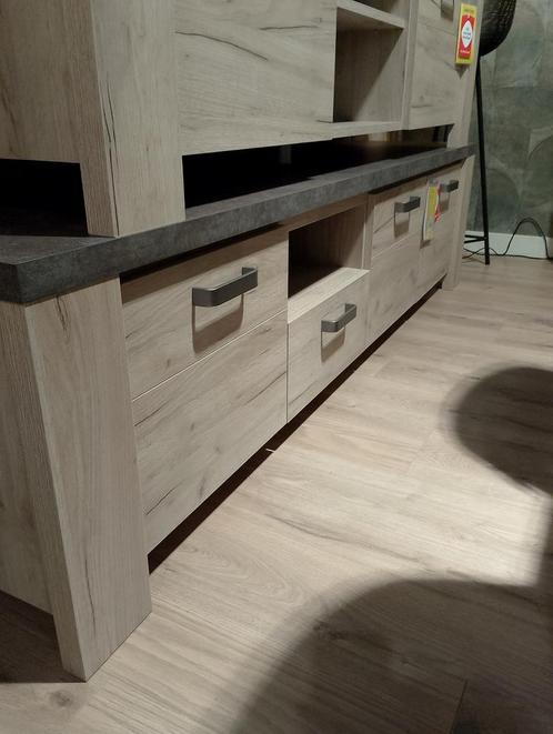 Satriani tv-meubel, Huis en Inrichting, Kasten | Televisiemeubels, 25 tot 50 cm, Nieuw, 200 cm of meer, Minder dan 100 cm, Ophalen of Verzenden