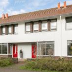 Eengezinswoning met Luxe Badkamer en Parkeerplaats, 50 m² of meer, Overige regio's