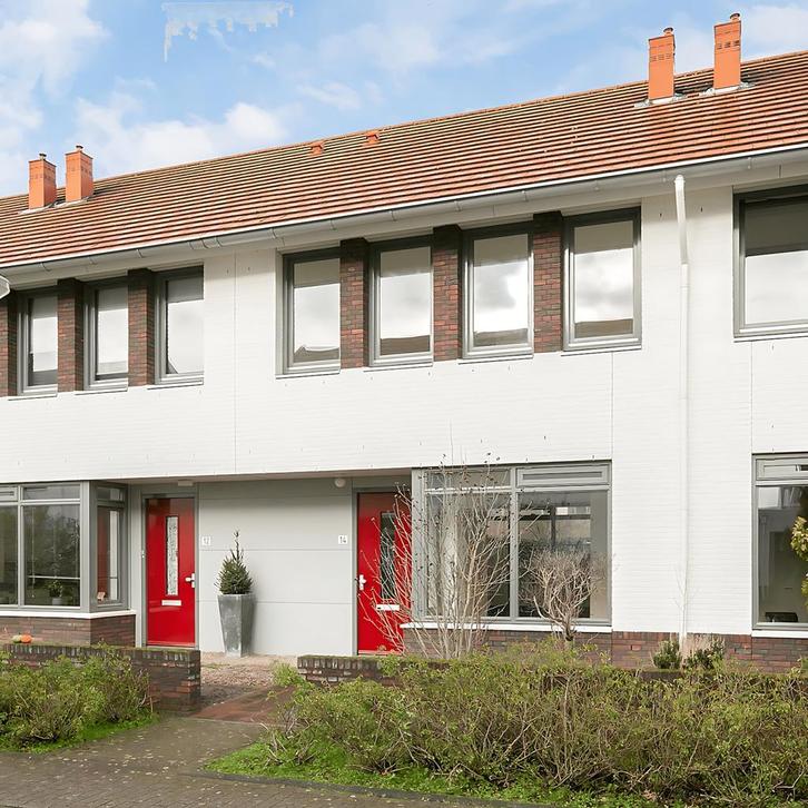 Eengezinswoning met Luxe Badkamer en Parkeerplaats, Huizen en Kamers, Kamers te huur, 50 m² of meer, Overige regio's