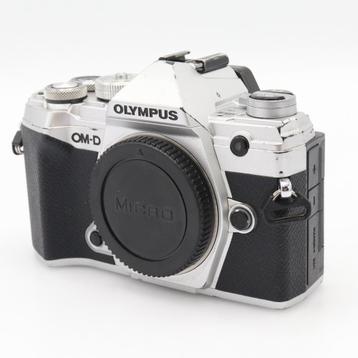 Digitale fotocamera  Olympus OM-D E-M5 mark III body zilver beschikbaar voor biedingen