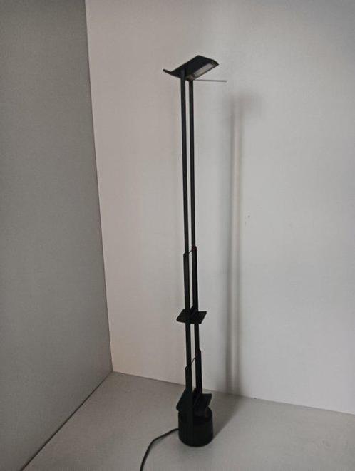 Artemide - Richard Sapper - Tizio - Lamp - Metaal, Plastic, Antiek en Kunst, Antiek | Meubels | Stoelen en Banken
