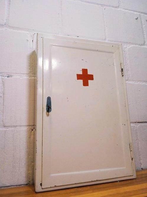 Medicijnkastje - Antiek EHBO-kast - Staal, Antiek en Kunst, Antiek | Wandborden en Tegels