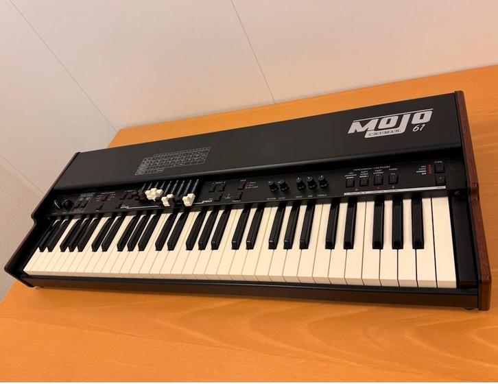 Crumar Mojo 61 – kort gebruikt in perfecte staat, Muziek en Instrumenten, Orgels, Zo goed als nieuw, Ophalen of Verzenden