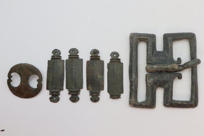 Rome Brons Militair riempassingsgroep, Antiek en Kunst, Antiek | Overige Antiek