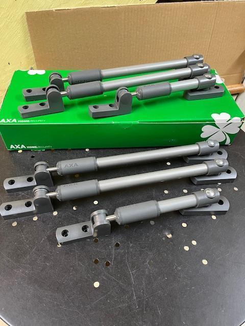 Axa tele uitzetter grijs-antraciet 2815 of 2825 NIEUW ACTIE., Doe-het-zelf en Verbouw, Hang- en Sluitwerk, Schuif of Grendel, Nieuw