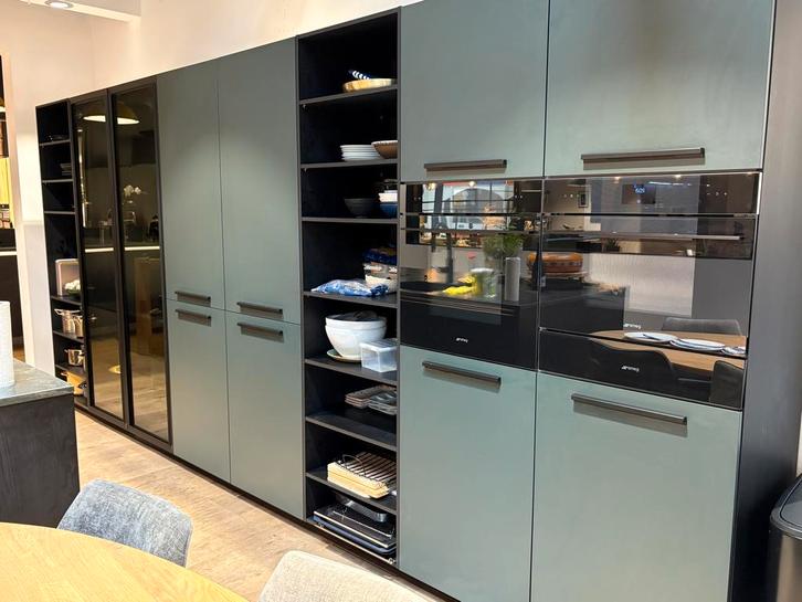 Nolte showroom keuken – Eiken nero/Blackgreen - Compleet, Huis en Inrichting, Keuken | Complete keukens, Graniet of Steen, Greeploos