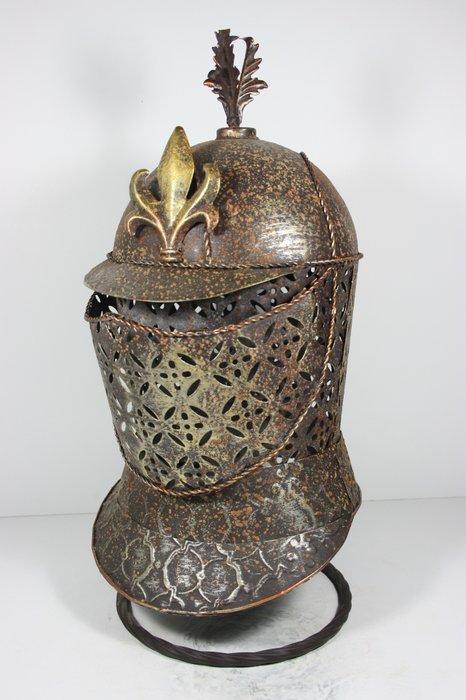 Helm - Europa - 2020+, Antiek en Kunst, Kunst | Designobjecten