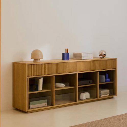 *WOONWINKEL* Kave Home Helvine Dressoir Eiken Met Glazen Sch, Huis en Inrichting, Kasten | Dressoirs, Nieuw, Verzenden