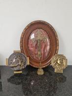 Art Deco Crucifix (4) - Brons, Glas, Hout, Messing -
