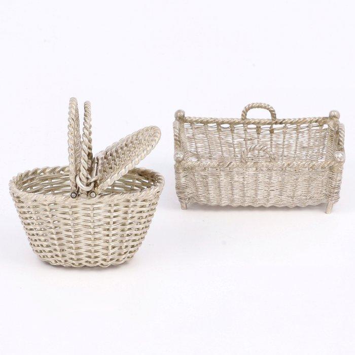 NO RESERVE - Gevlochten manden - Miniatuur beeldje (2) -, Antiek en Kunst, Antiek | Goud en Zilver