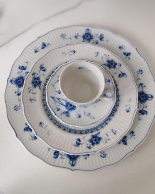 Sigma Japan - Ontbijtservies (60) - Victoria Blue nº7050 -, Antiek en Kunst, Antiek | Meubels | Tafels
