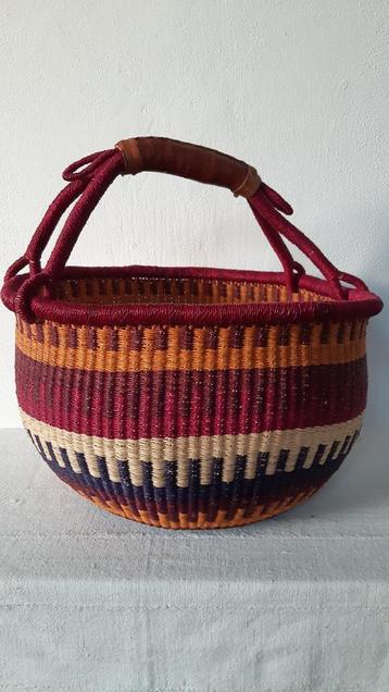 Aanbieding / Afrikaanse shopper uit Ghana beschikbaar voor biedingen