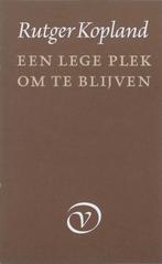Een lege plek om te blijven 9789028203204 R. Kopland, Boeken, Verzenden, Zo goed als nieuw, R. Kopland
