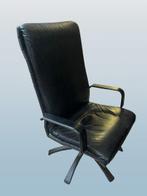 Poltrona Frau - F. A. Porsche - Fauteuil - Antropovarius -