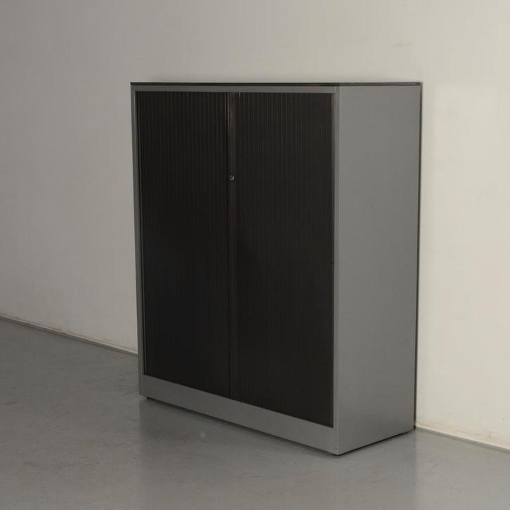 Ahrend roldeurkast, aluminium, 138.5 x 120 cm, incl. 3, Huis en Inrichting, Kasten | Roldeurkasten en Archiefkasten, Ophalen of Verzenden