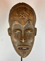Old African mask from the Chokwe - Angola. (Zonder