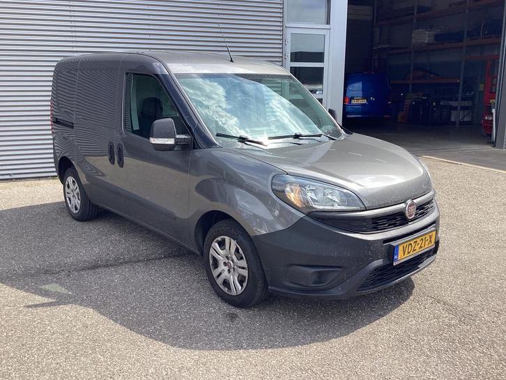 Fiat Dobló Cargo 1.6 MJ 105 pk 3Pers./ Airco/ Cruise/ Navi/, Auto's, Bestelauto's, Onderhoudsboekje, Lease, Handgeschakeld, Overige kleuren